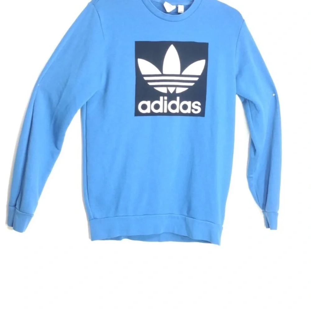 Adidas  kids  Blue Sweater size 15/16 xl youth pre Owned Exellent condition